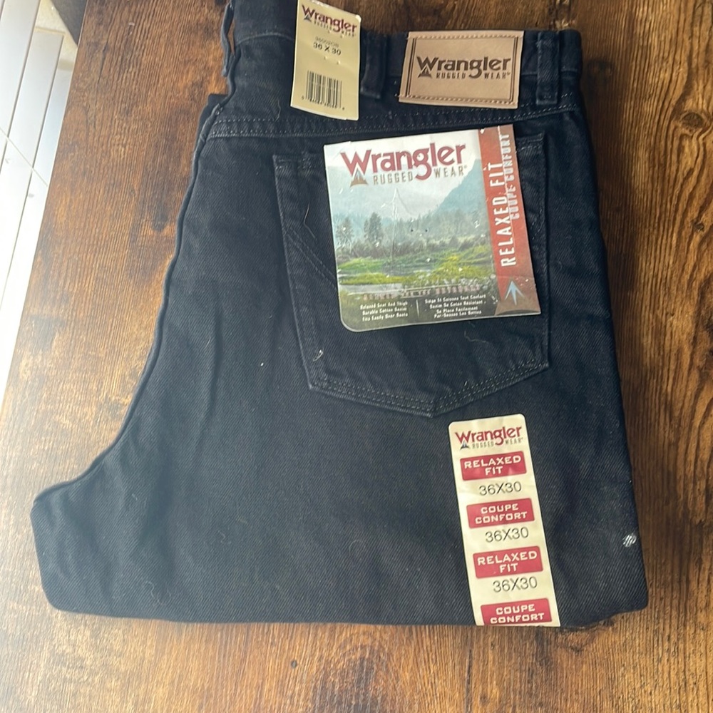 Wrangler rugged wear jeans
